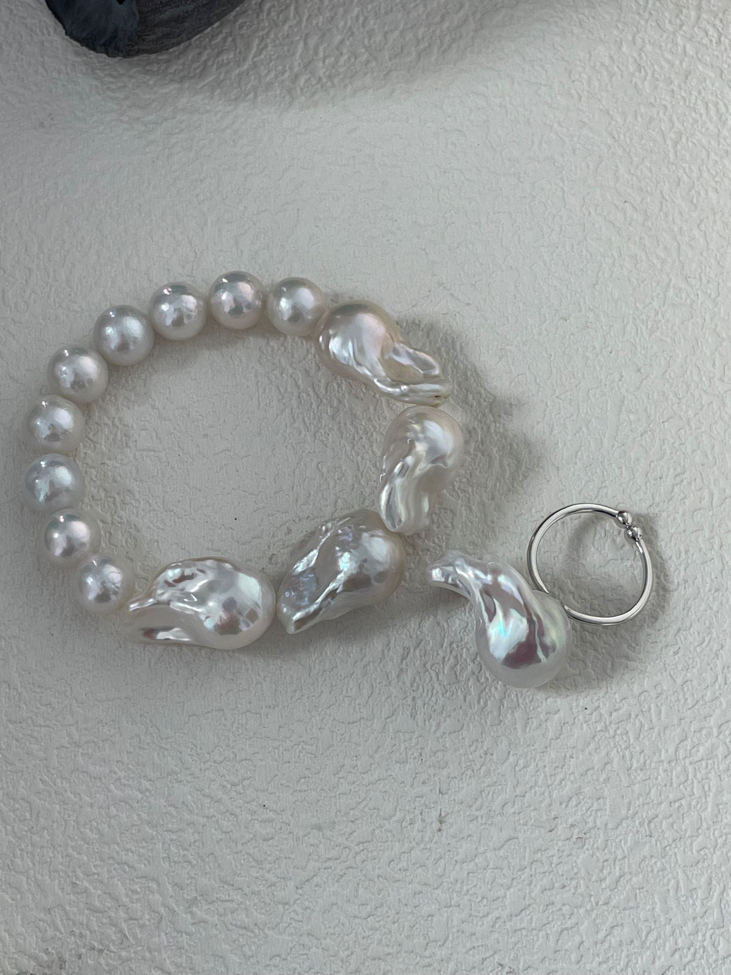 Large Baroque Pearl Beaded Bracelet