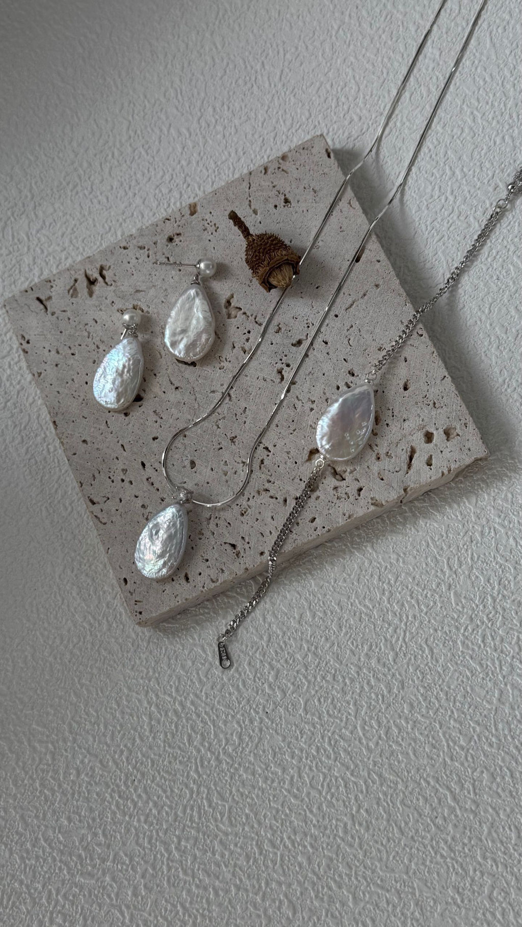 Large Teardrop Pearl Necklace