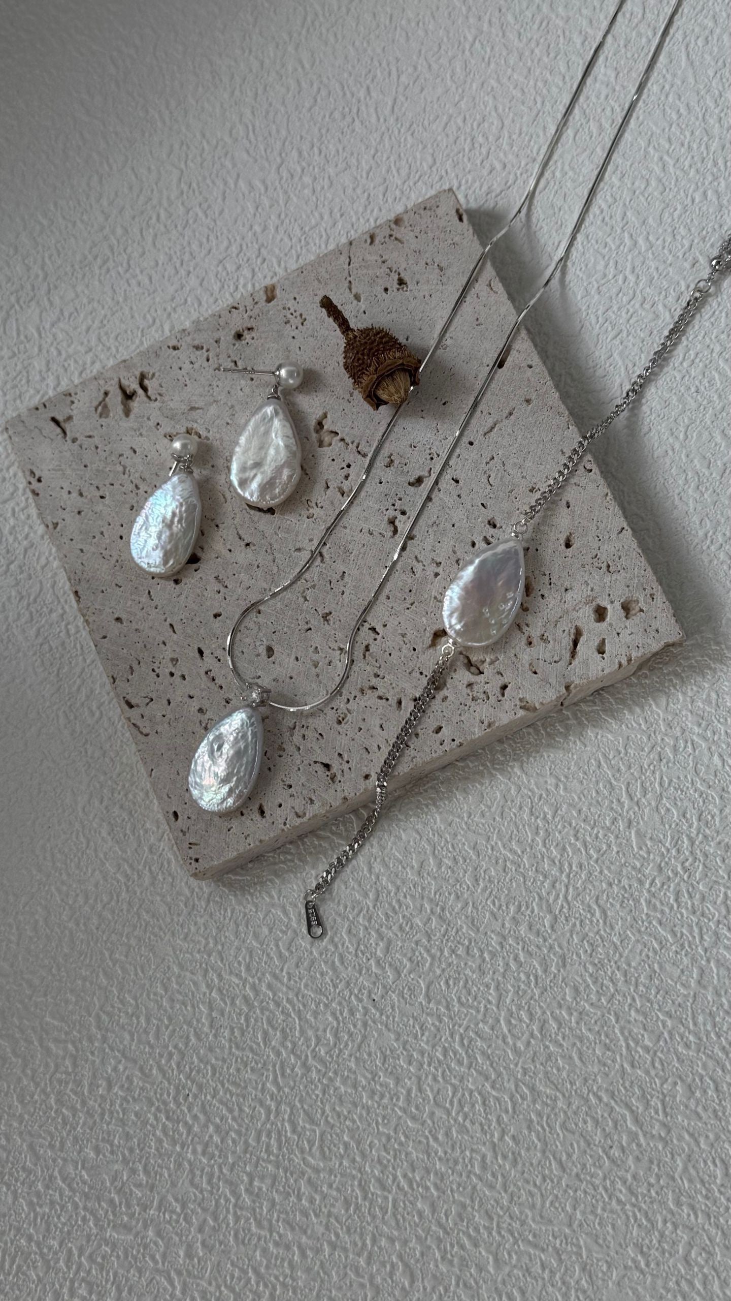 Large Teardrop Pearl Necklace