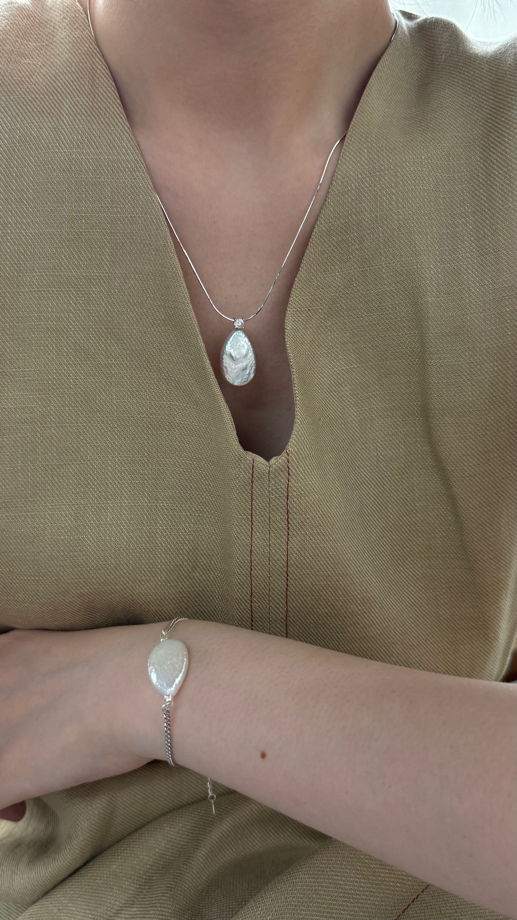 Large Teardrop Pearl Necklace