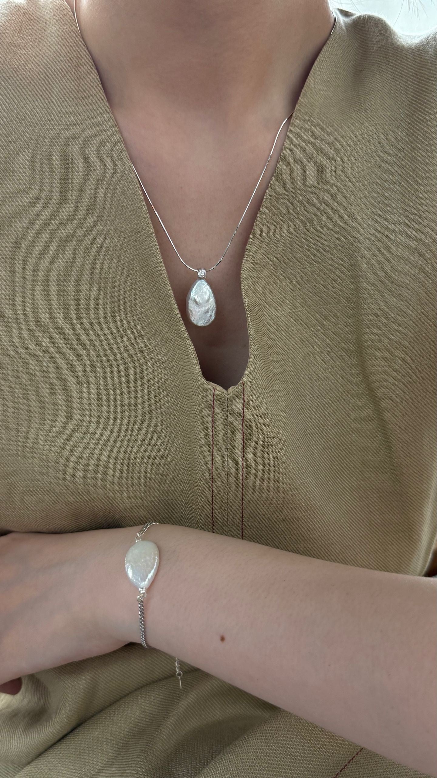 Large Teardrop Pearl Necklace