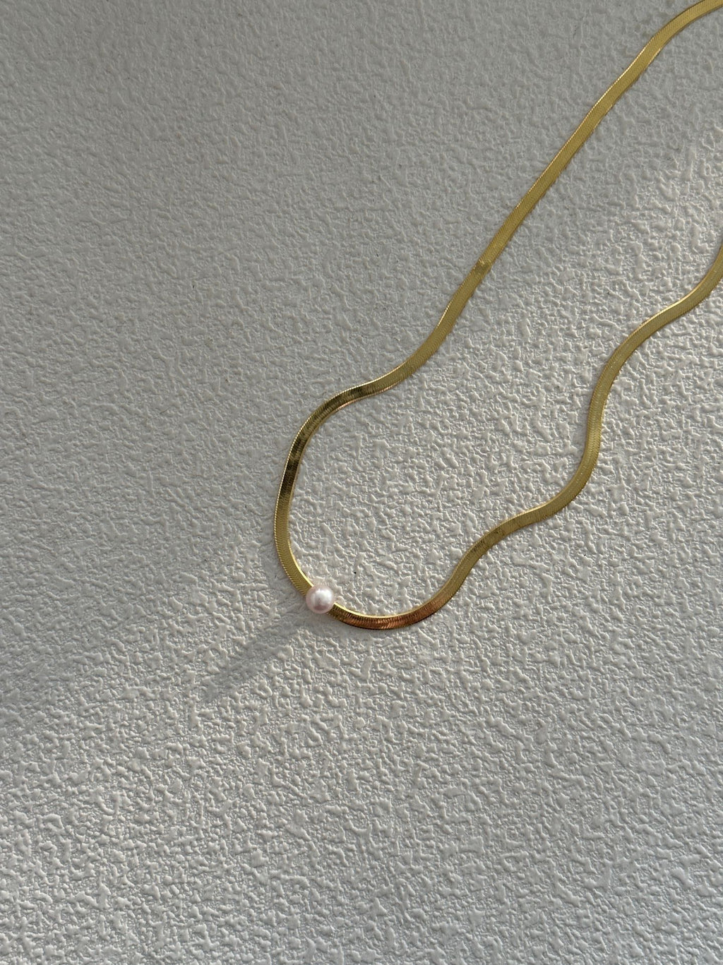 Aurora Pearl Gold Snake Chain Necklace
