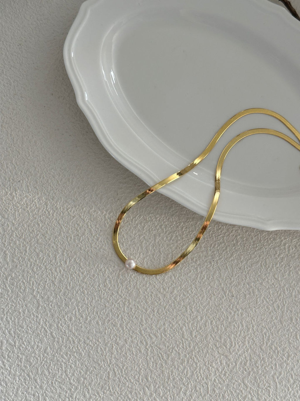 Aurora Pearl Gold Snake Chain Necklace