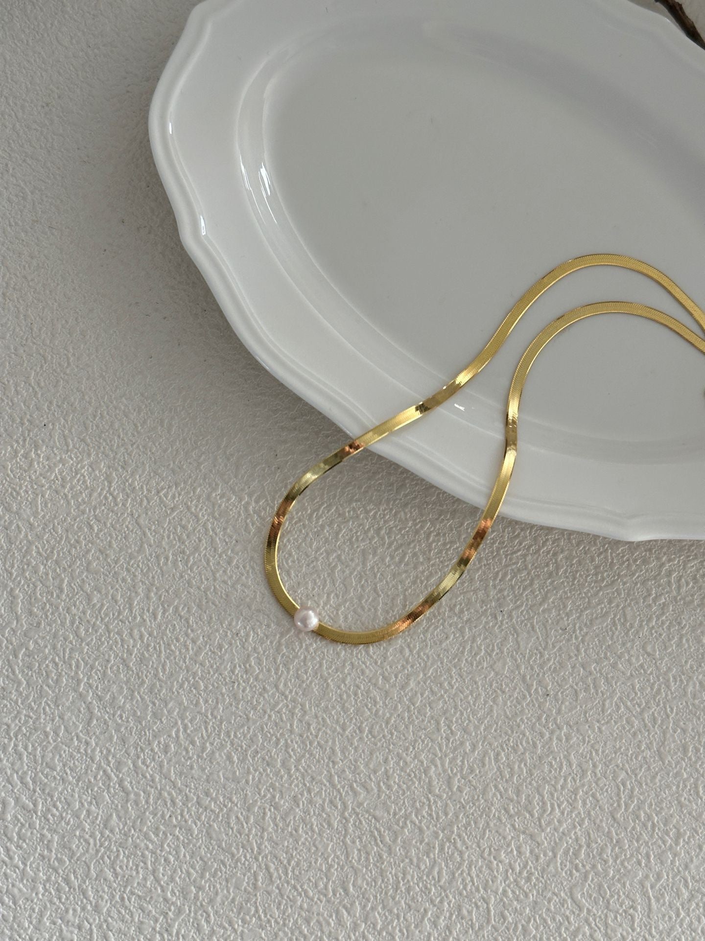 Aurora Pearl Gold Snake Chain Necklace