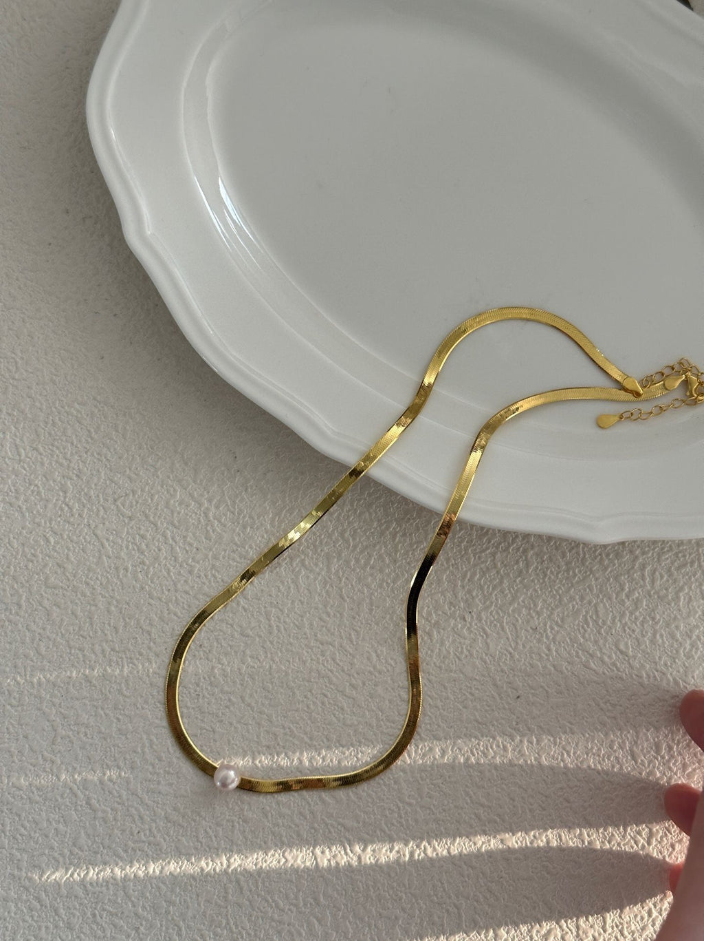 Aurora Pearl Gold Snake Chain Necklace