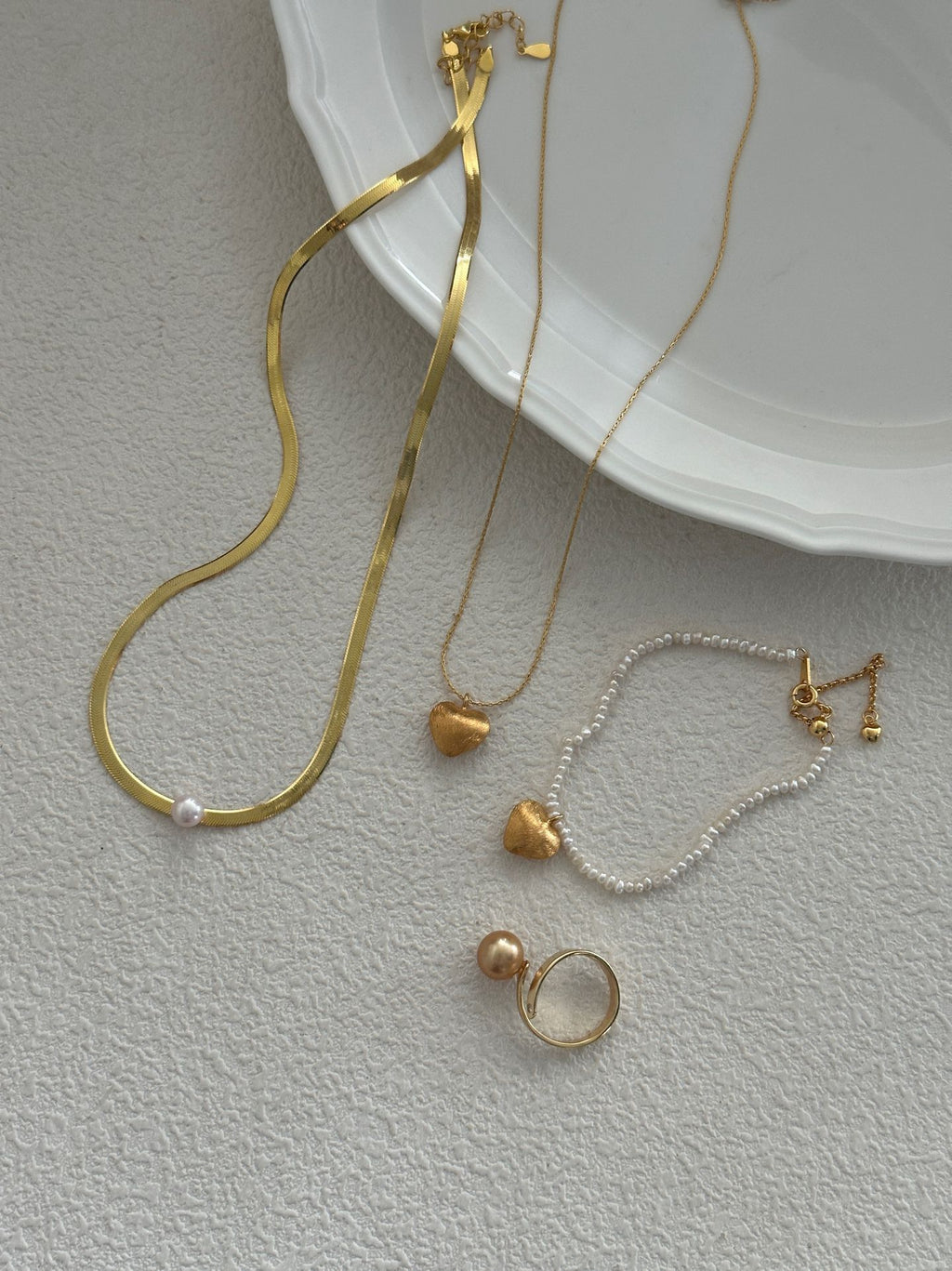 Aurora Pearl Gold Snake Chain Necklace
