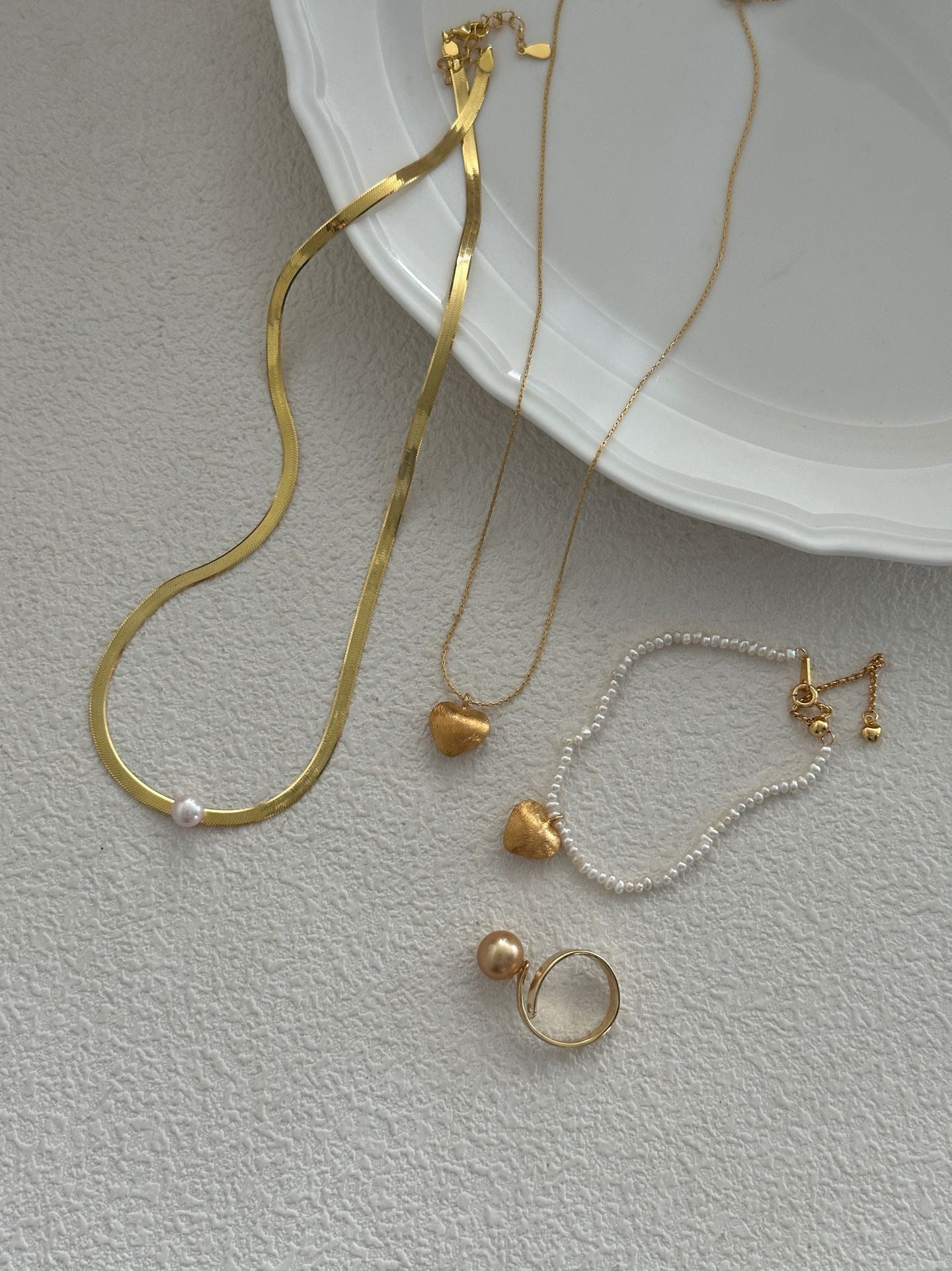 Aurora Pearl Gold Snake Chain Necklace