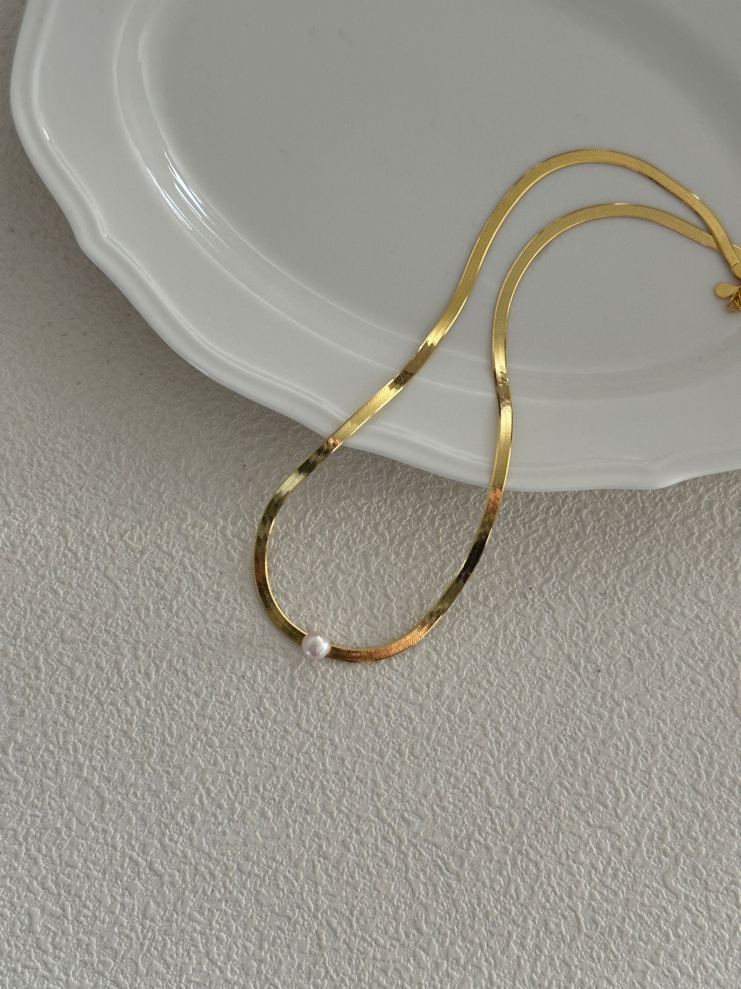 Aurora Pearl Gold Snake Chain Necklace