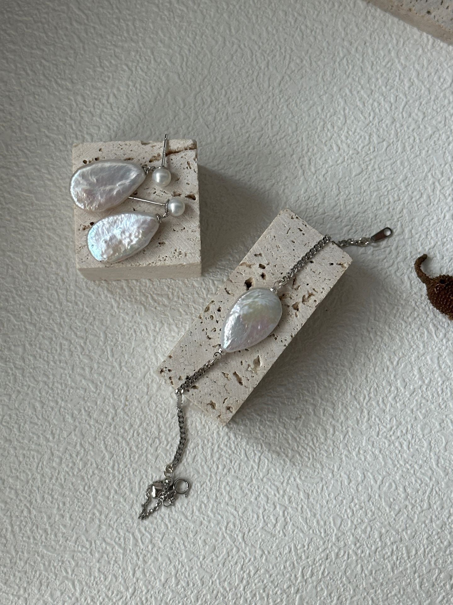 Large Teardrop Pearl Bracelet