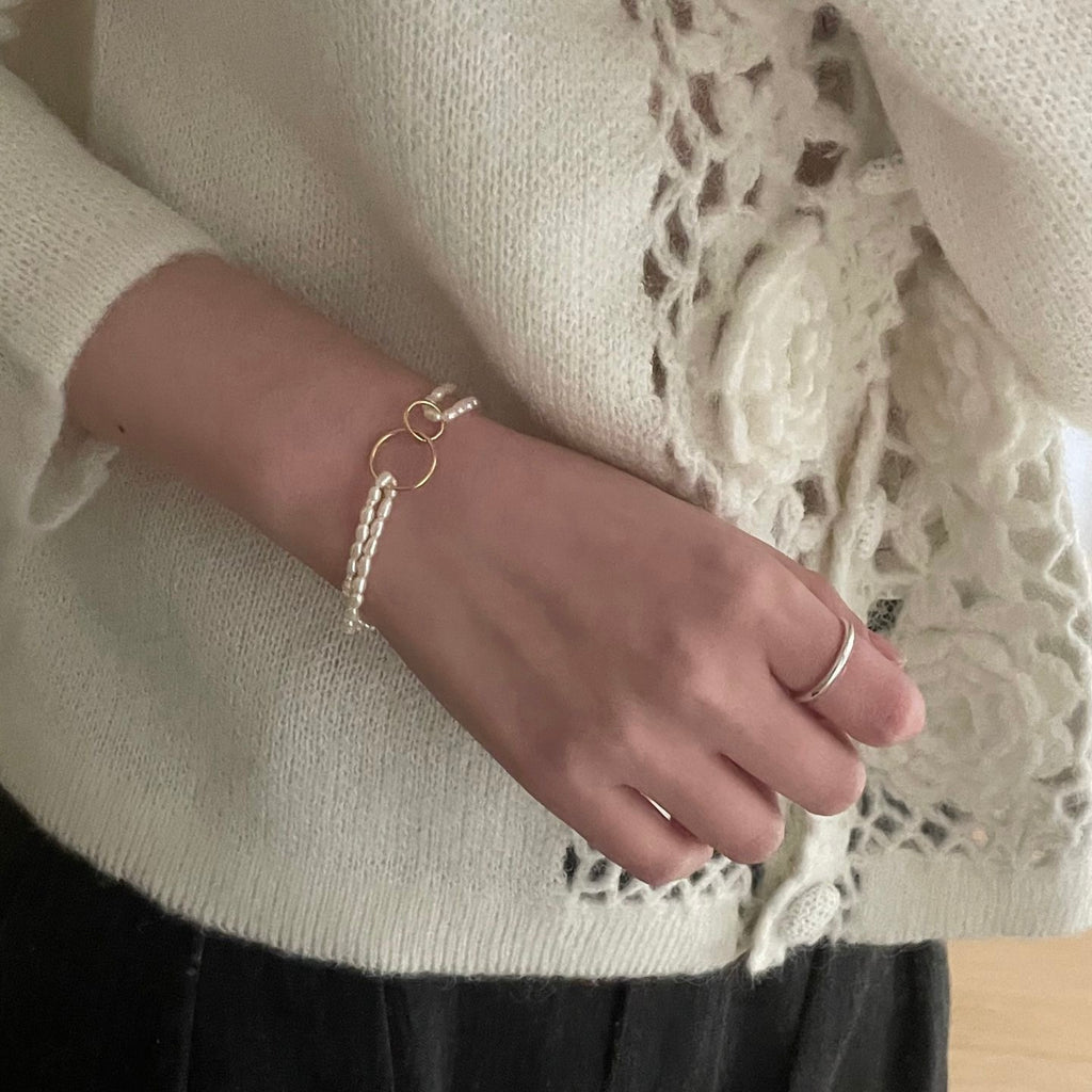 Double Circle Fine Pearl Bracelet