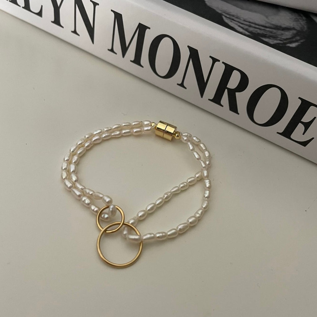 Double Circle Fine Pearl Bracelet