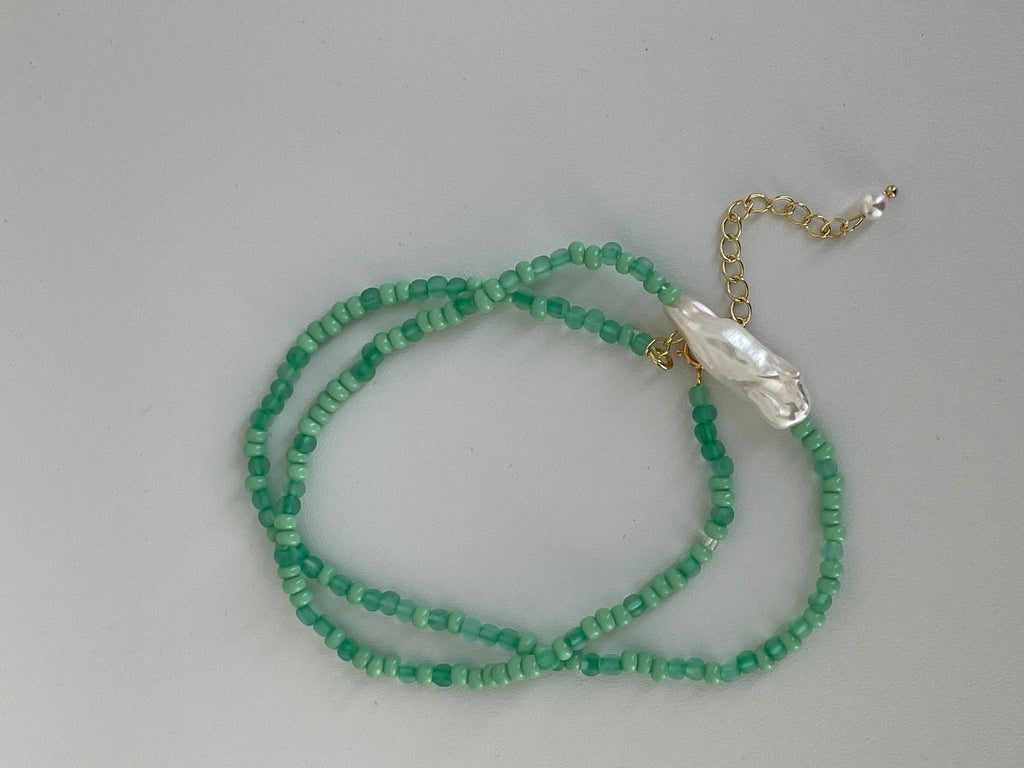 Green Bead Baroque Pearl Necklace