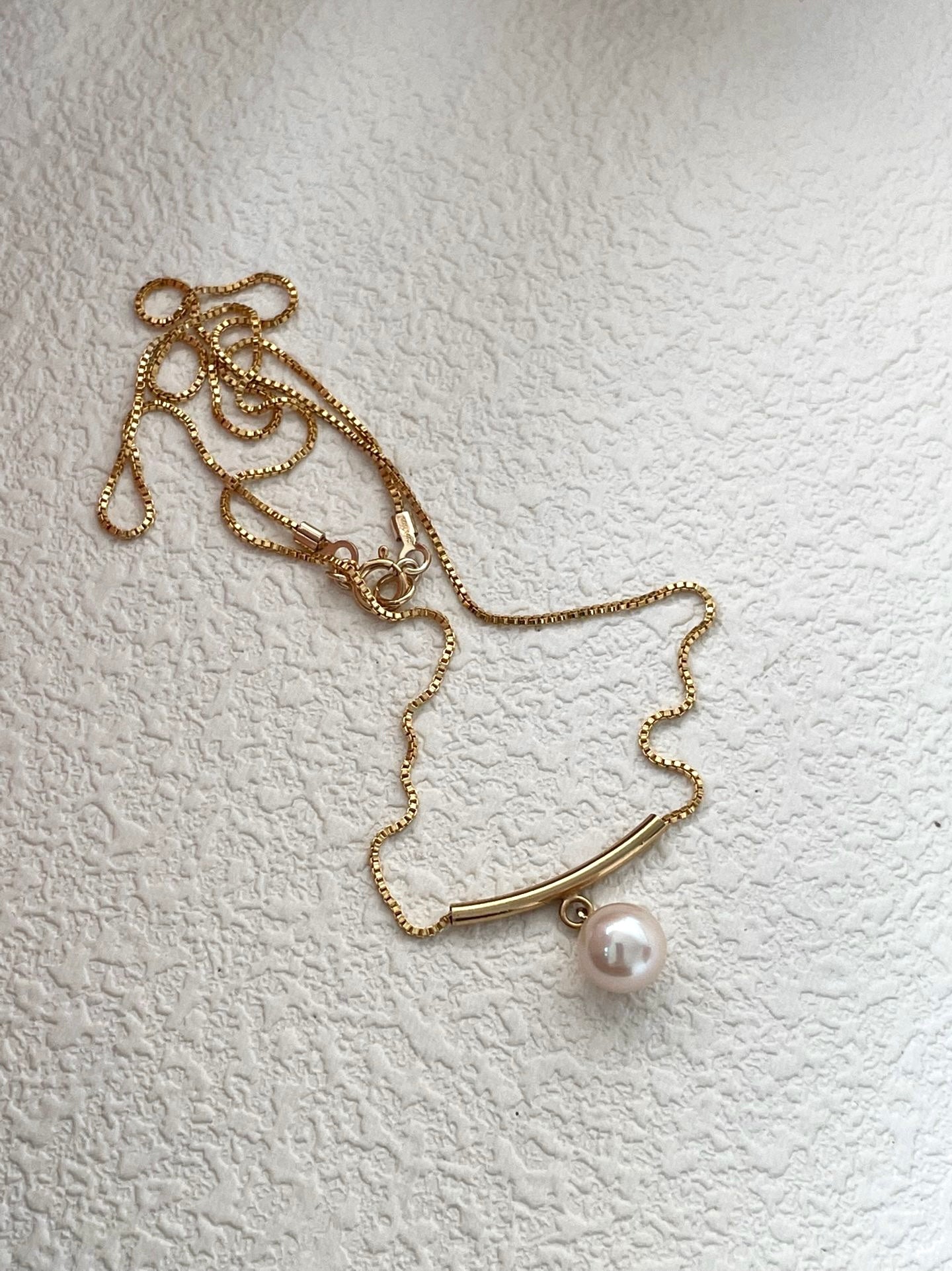 Teardrop Pearl Pendant Necklace