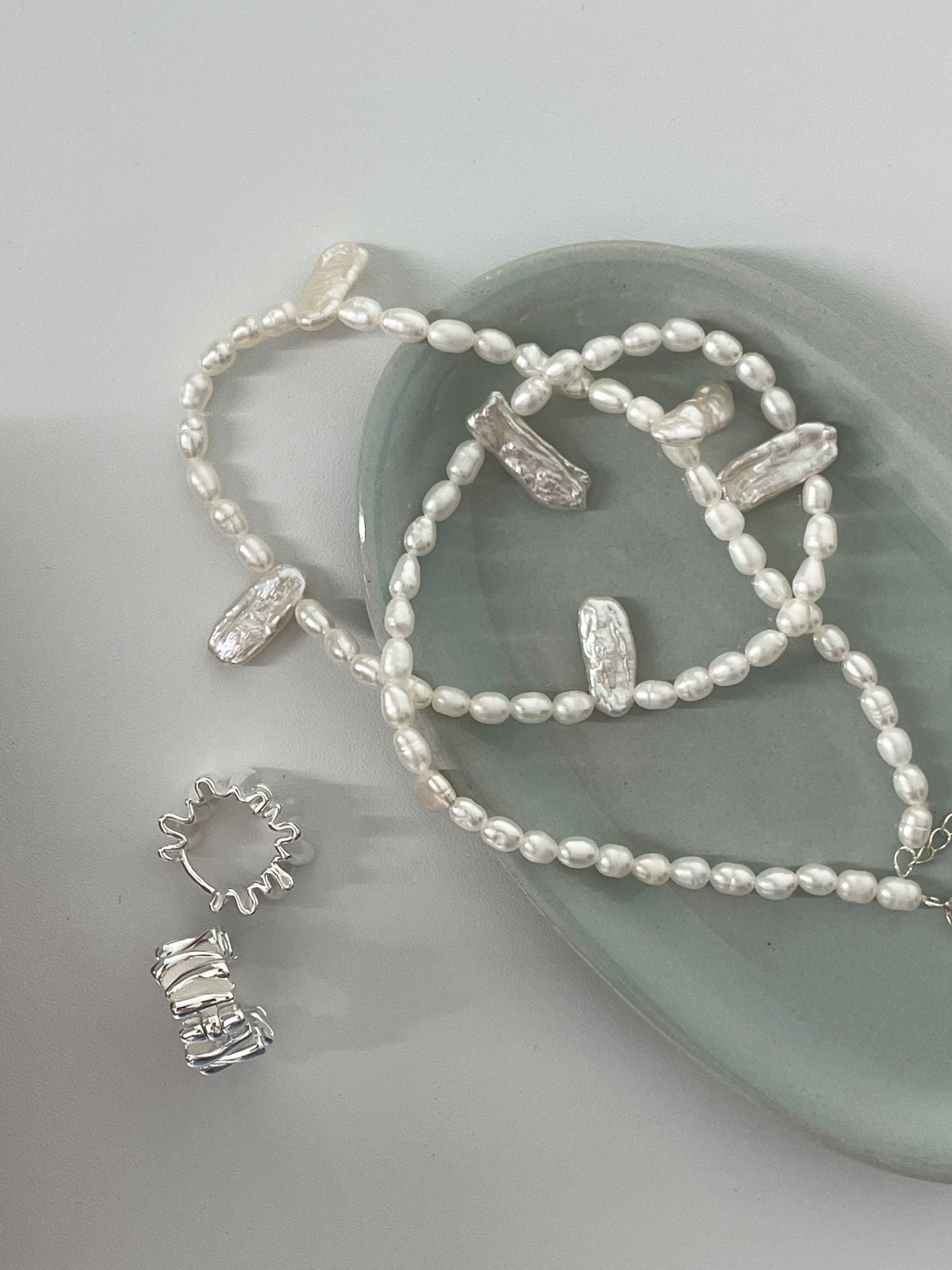 Lace Baroque Pearl Necklace